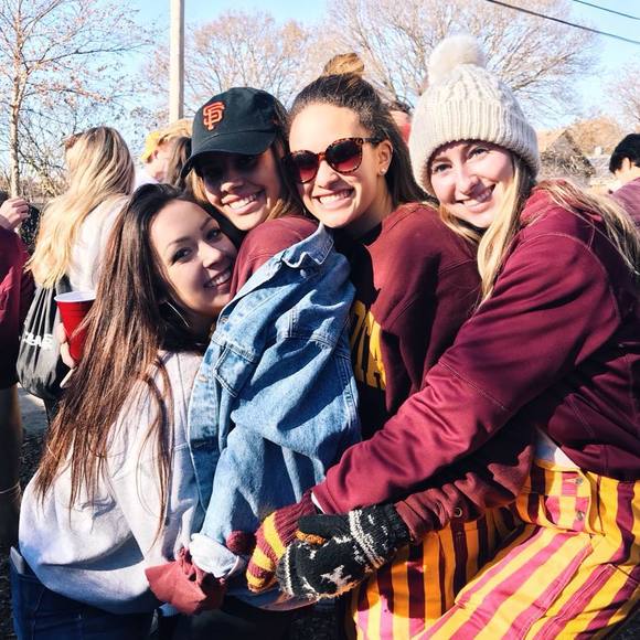 Meet your Posher, Jillian - Picture 1 of 1